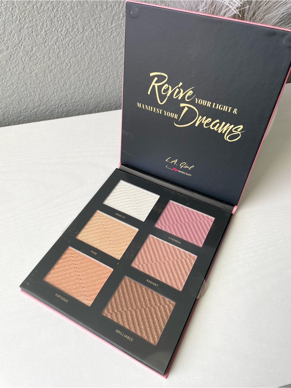 LA L.A. Girl Reverie Highlighter Palette 6 Color Pressed Powder Shimmer Bronzer